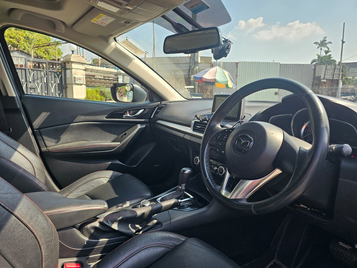 MAZDA 3 2016