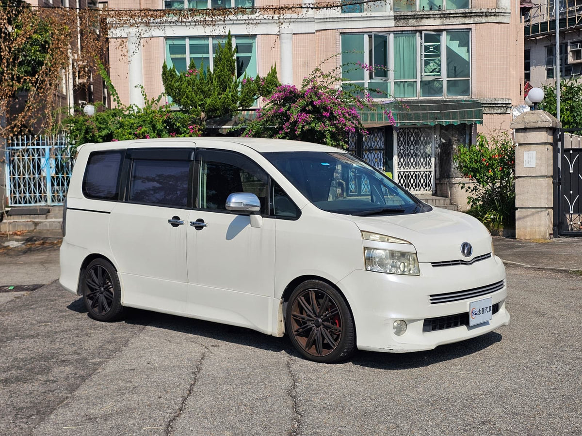 TOYOTA VOXY ZS 2009