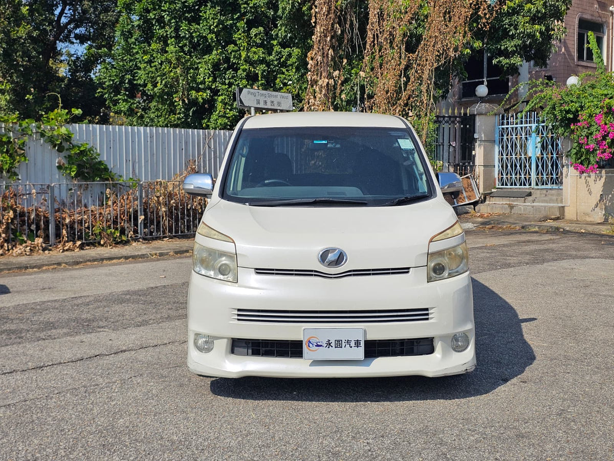 TOYOTA VOXY ZS 2009