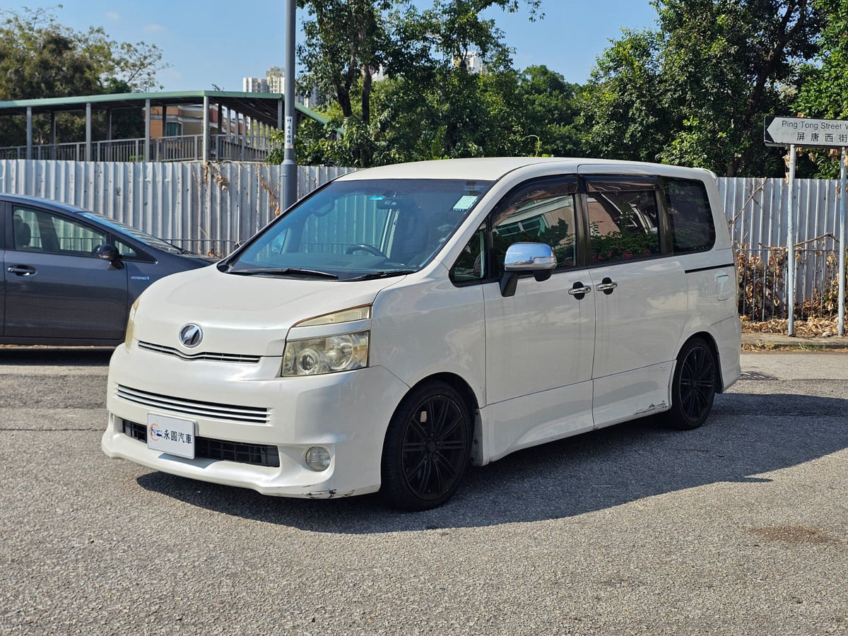 TOYOTA VOXY ZS 2009