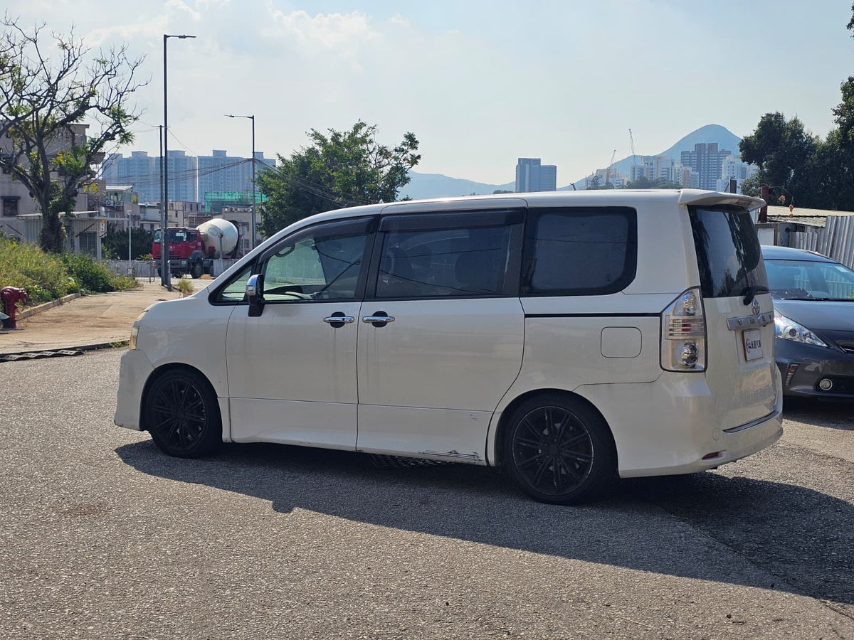 TOYOTA VOXY ZS 2009