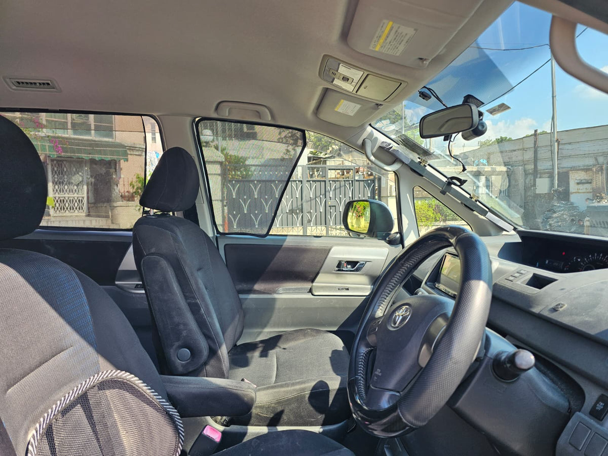 TOYOTA VOXY ZS 2009