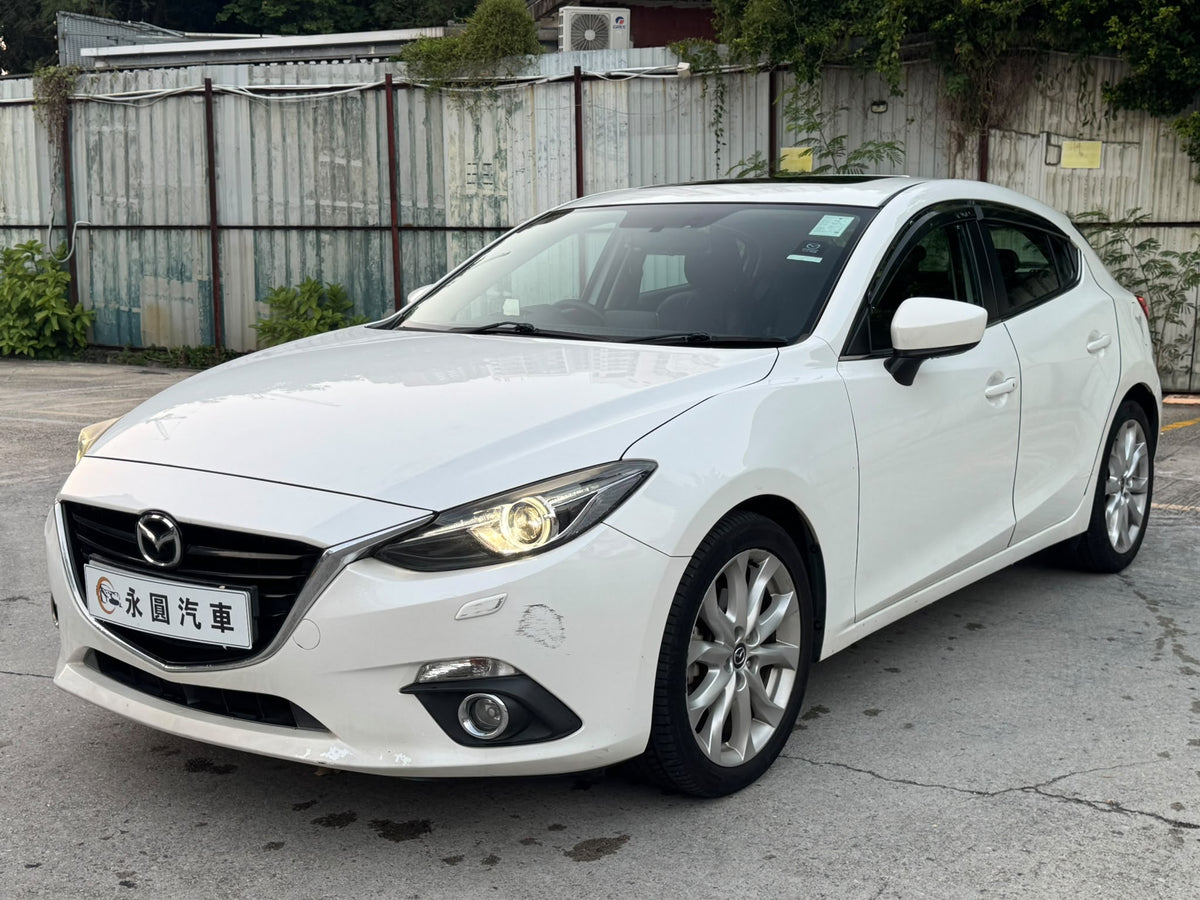 MAZDA 3 2015