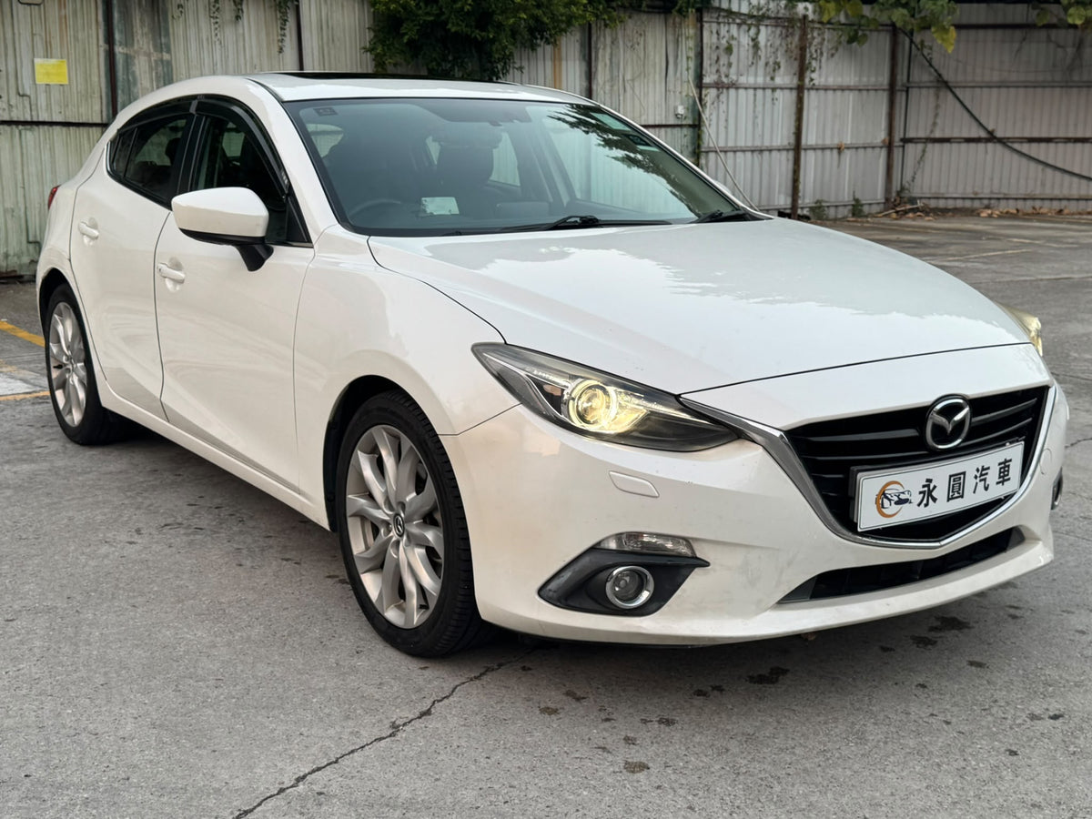 MAZDA 3 2015
