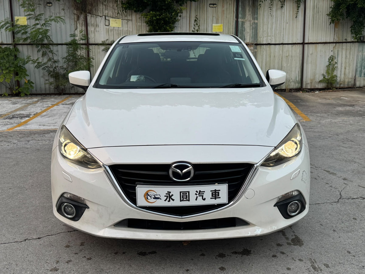 MAZDA 3 2015