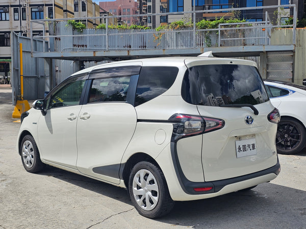 2015 Toyota Sienta Hybird