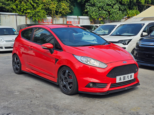 Ford Fiesta ST (MT)