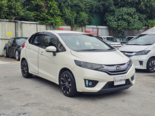 Honda Fit Hybird GP5 2013