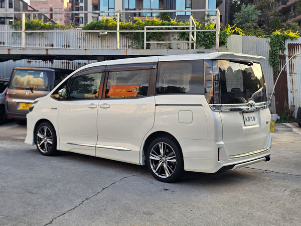 2014 Toyota Voxy Hybird