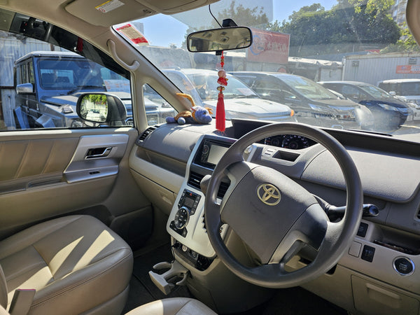 2010 Toyota Noah