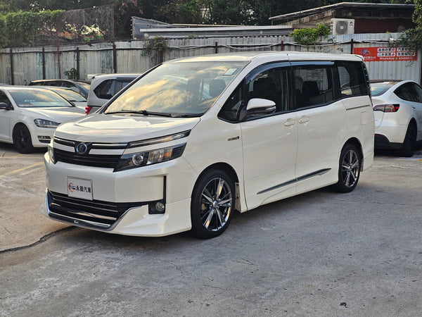 2014 Toyota Voxy Hybird