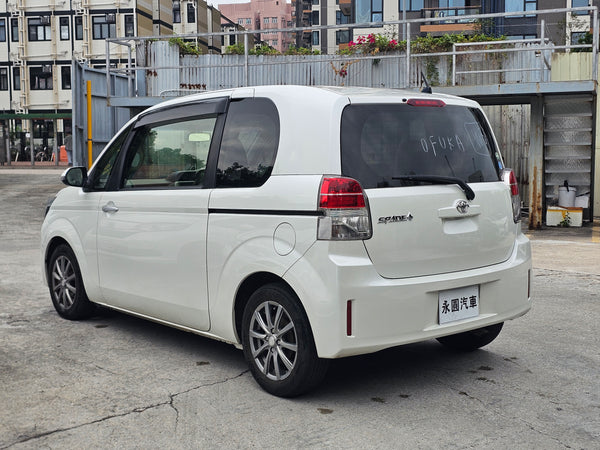 Toyota Spade 1.5 2015