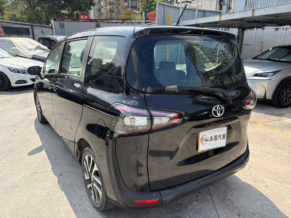Toyota Sienta 2016