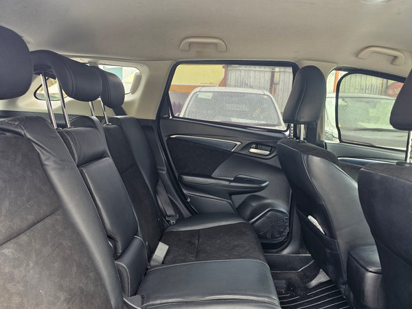 Honda Shuttle Hybird GP7 2015