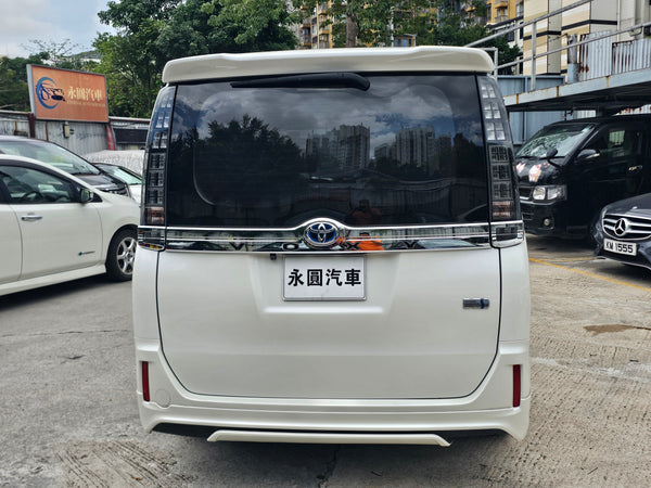 2016 Toyota Voxy Hybird