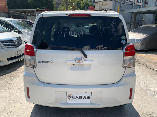 Toyota Spade 2015