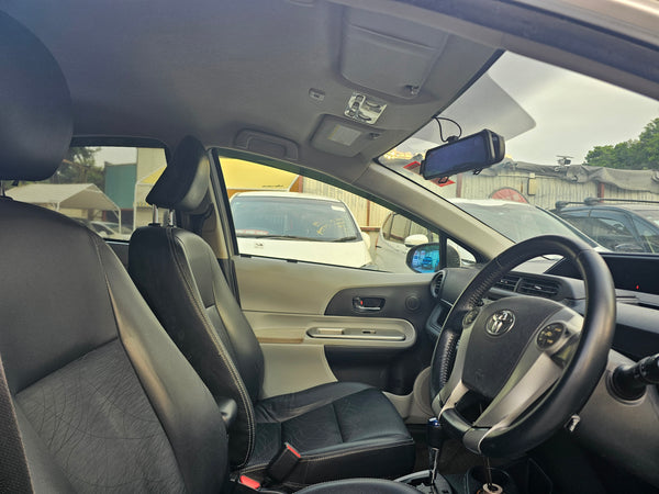 Toyota Prius C Aqua 2012