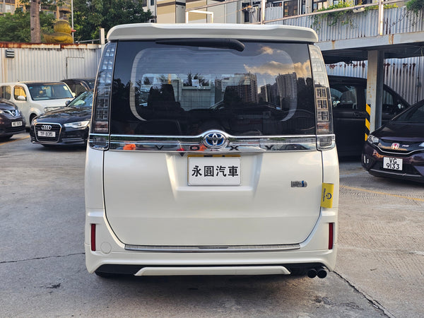 2014 Toyota Voxy Hybird