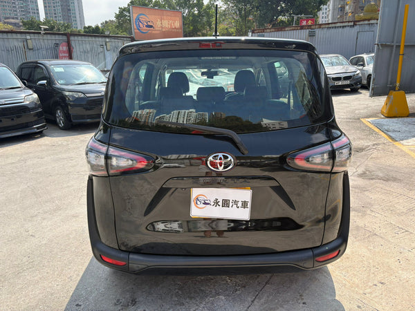 Toyota Sienta 2016