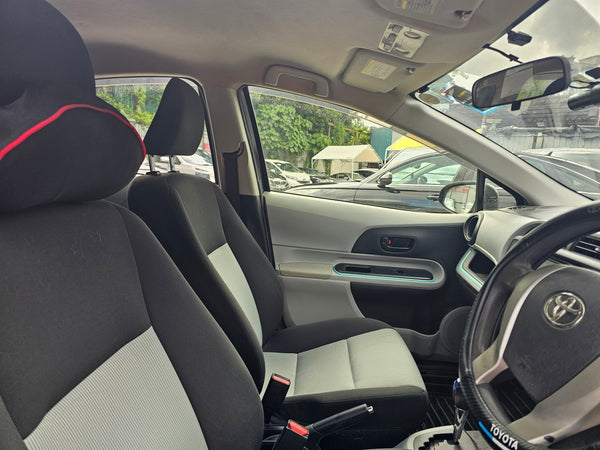 2013 Toyota Prius Aqua