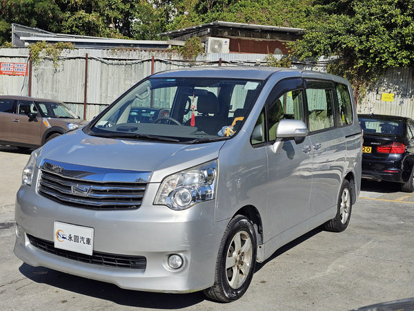 2010 Toyota Noah