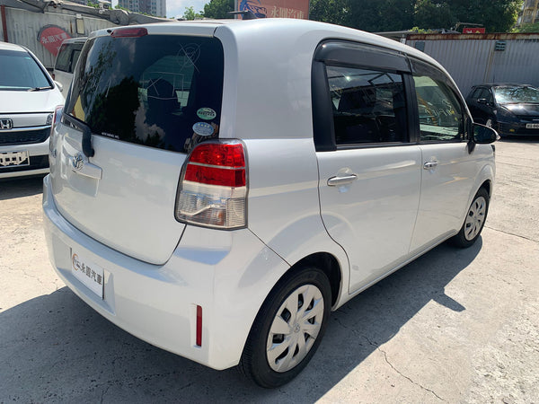 Toyota Spade 2015
