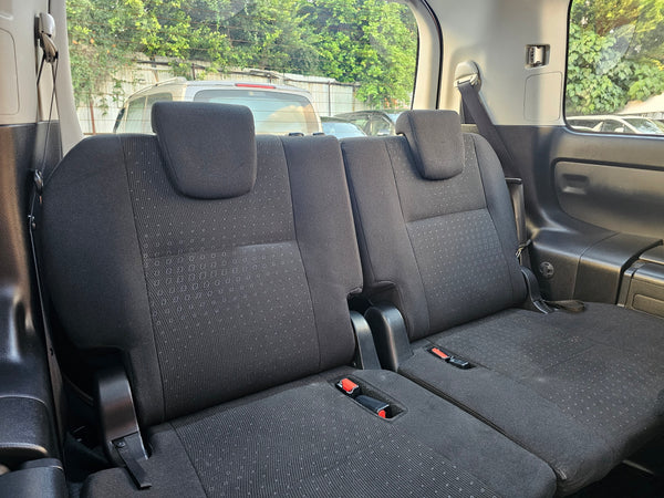 2014 Toyota Voxy Hybird