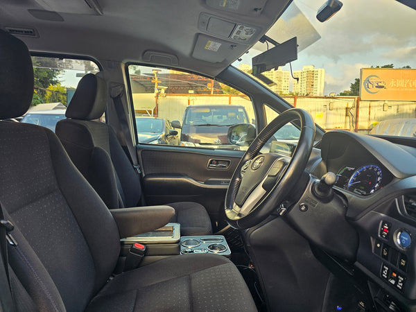 2014 Toyota Voxy Hybird