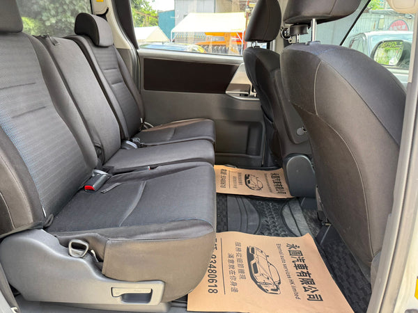 2009 Toyota Voxy
